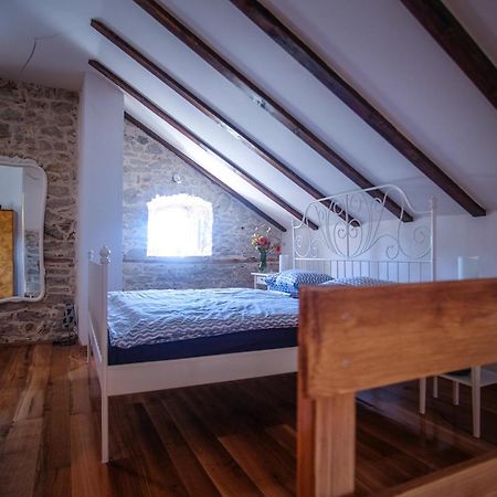 Stone House Kula Milica Villa Mala Cista Rom bilde